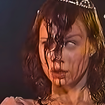 Hoje é 1º lugar mundial do Prime Video: em 1998, Mariana Ximenes, a Dora de 'Quem Ama Cuida', se uniu a Sandy em uma cena que recriou na TV Globo um clássico da literatura de terror lançado em meados de 1970