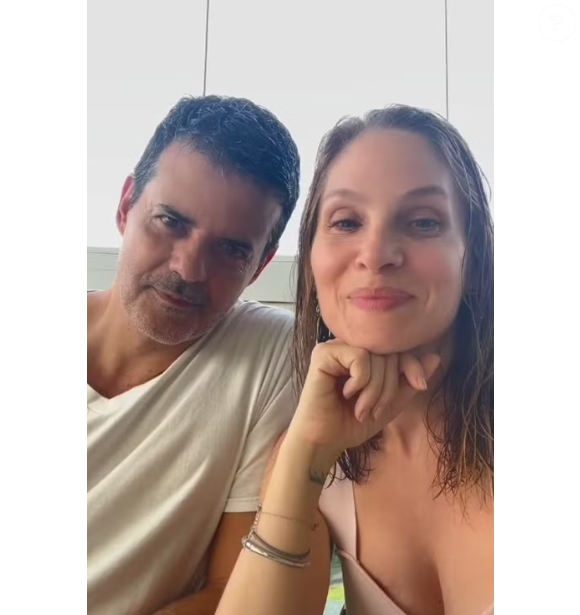 Jorge Pontual, ator de 'A Viagem', é casado com a criadora de conteúdo Marcelle Lacerda, que compartilha sua rotina de um tratamento de um câncer, atualmente em remissão.