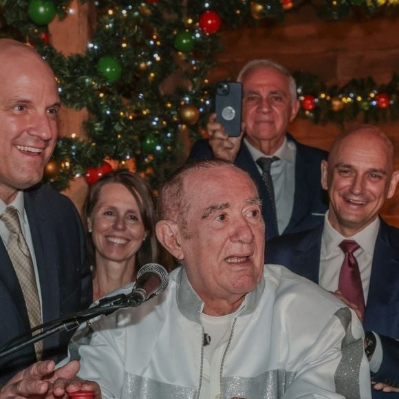 Renato Aragão negou que 'esconda' a filha mais velha, Juliana Aragão, por conta da orientação sexual dela