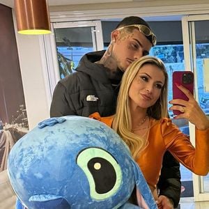 Andressa Urach e Kylian Cria vivem um intenso namoro de 9 dias