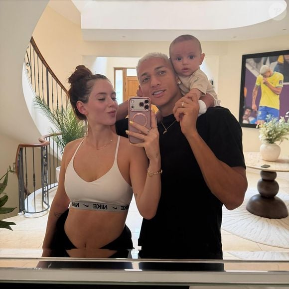 "Imagina tu chamar Richarlison, viver a vida inteira com as consequências desse nome. Aí, tem um filho, tem a chance de fazer diferente e põe o nome de Richarlison Jr.?", disparou a internauta