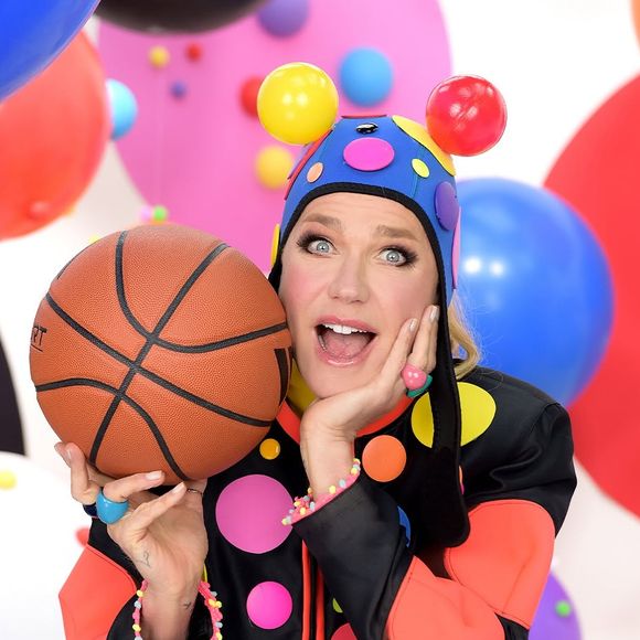 Xuxa lança XSPB 14 e surpreende com referência a passado conturbado em animação