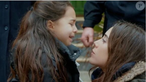 Zeynep tem reencontro emocionante com Melek após notícia da morte de menina