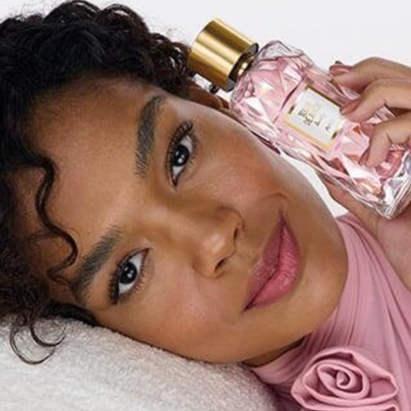 Encontrei na Avon o perfume que minha avó usava nos anos 60 repaginado, e ele se tornou um dos meus favoritos neste Outono