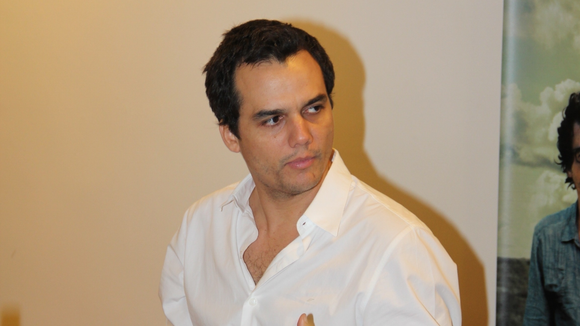 ‘Pensei em enfiar a porrada no garoto’: muito antes de ser indicado ao Oscar, Wagner Moura enfrentou uma situação humilhante nas mãos do ‘Pânico na TV’