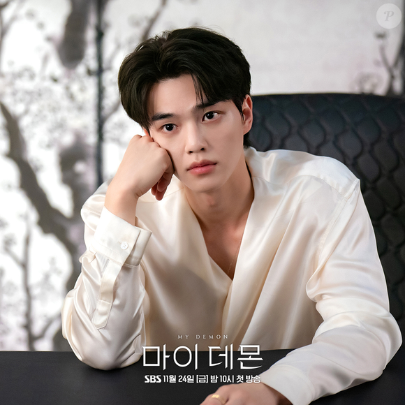 'Meu Demônio Favorito': uma herdeira fria e um demônio poderoso acabam ligados por um acontecimento inesperado. Enquanto tentam entender essa conexão, os dois se envolvem em uma relação cada vez mais complexa