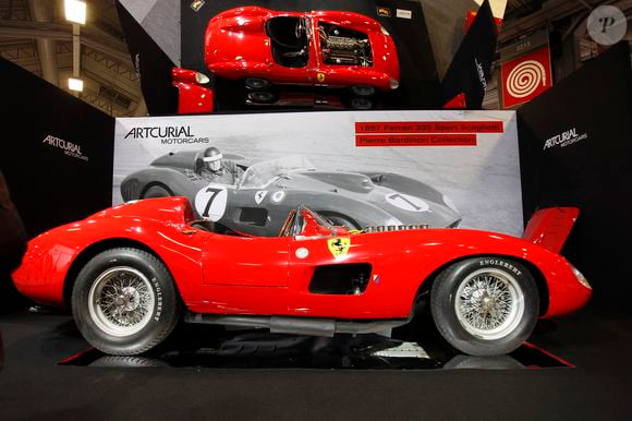 Equipado com motor V12 e cerca de 390 cavalos de potência, o Ferrari 335 S Spider Scaglietti ultrapassava os 300 km/h nos anos 1950