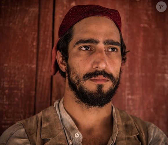 “Quero deixar claro um ponto: esse suposto ‘golpe milionário’ nunca existiu. Eu nunca falei isso. O que venho pedindo ao Renato é apenas um esclarecimento. De homem para homem”, afirmou.