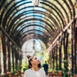 A famosa frase atribuída a Confúcio voltou a repercutir ao ser revisitada pelo portal Cuerpomente, que analisa como a percepção da finitude pode transformar escolhas e prioridades