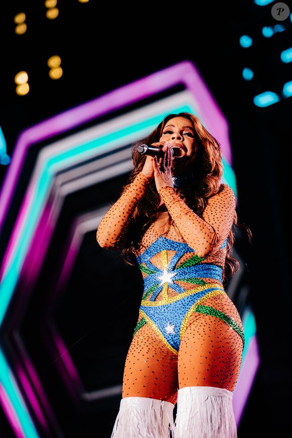 Silvânia Aquino ficou fora dos últimos shows da banda Calcinha Preta