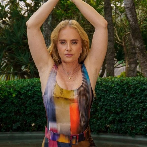 Angélica aos 52 anos: 'Faço musculação, muay thai e ioga com professor uma vez por semana e pilates duas vezes por semana'