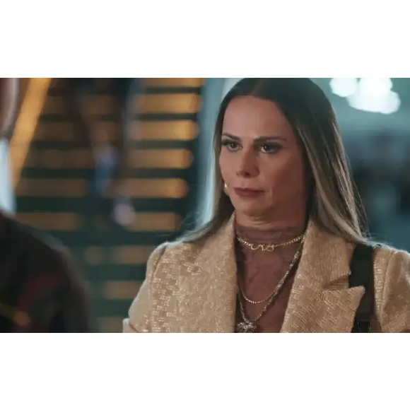 Rosana (Viviane Araújo) se enfurece ao saber que Jão é filho de Edson na novela Volta por Cima