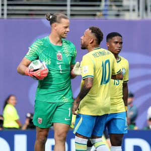 Um perfil fake do goleiro Ørjan Nyland viralizou após a eliminação do Brasil e levou até um famoso portal esportivo a cometer um erro