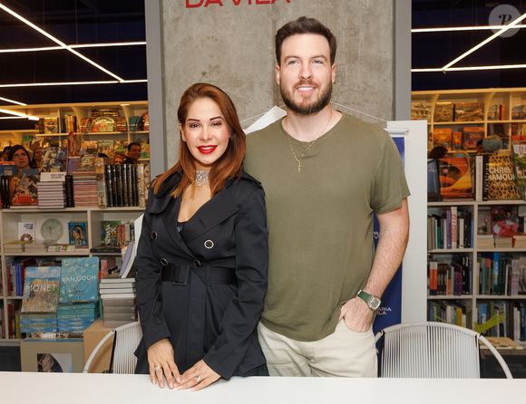 Maíra Cardi renovou votos de casamento com o Primo Rico recentemente