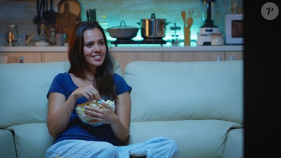 Rever uma série favorita pode ajudar o espectador a reencontrar emoções e memórias associadas ao período em que assistiu à produção pela primeira vez