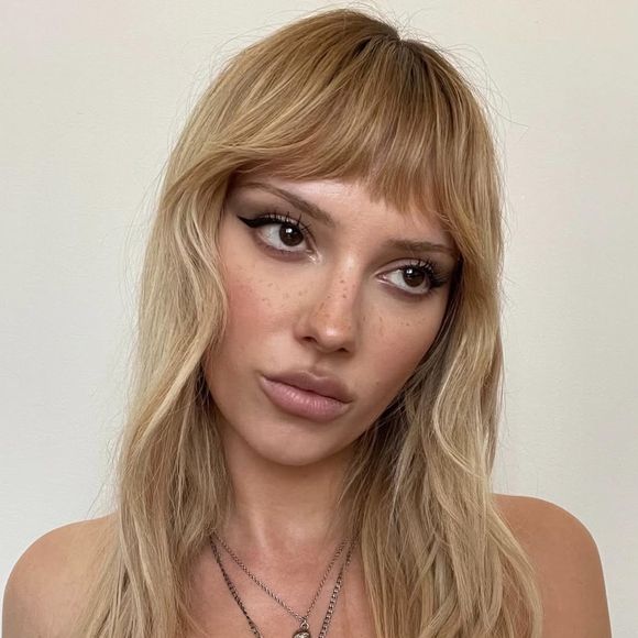 Danielle Marcan é adepta da estética 'Tired Girl MakeUp'