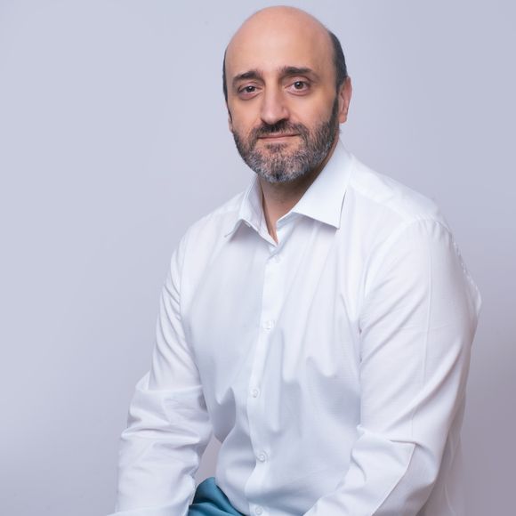 O Purepeople conversou com o Dr. Fernando Jorge, médico ortopedista especialista em Intervenção em Dor (Hospital Albert Einstein) e em Medicina Intervencionista em Dor