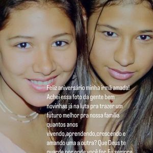 Simone e Simaria apareceram juntas em uma foto antiga