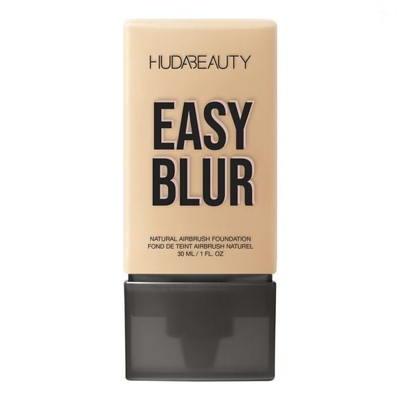 A base Easy Blur da Huda Beauty tem tons são muito naturais e seu acabamento é precioso