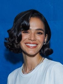 A dona do sorriso mais bonito do Brasil: Bruna Marquezine conquista TOP 1 de pesquisa inédita realizada com 239 dentistas brasileiros; Paolla Oliveira e Taís Araújo também estão no TOP 7; veja lista