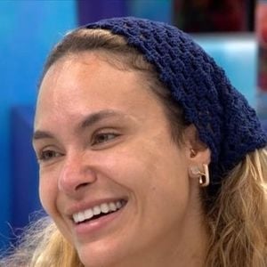 Sarah Andrade teria gastado R$ 180 mil em procedimentos estéticos, segundo jornalista. Valeu o investimento no antes e depois?