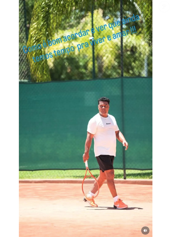 Além da musculação, Roberto Assis também adotou novos esportes, como o tênis e a corrida, além do futebol, que acompanhou sua carreira desde novo