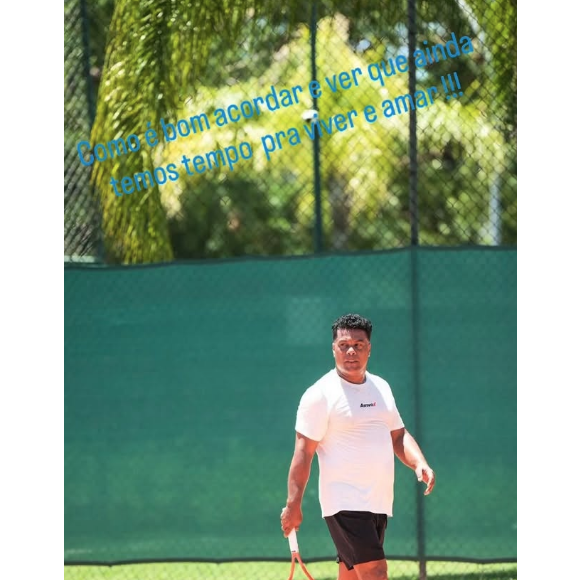 Além da musculação, Roberto Assis também adotou novos esportes, como o tênis e a corrida, além do futebol, que acompanhou sua carreira desde novo