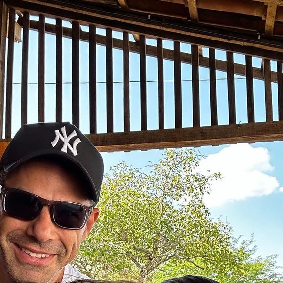 Isis Valverde e Marcus Buaiz se casaram na presença dos filhos