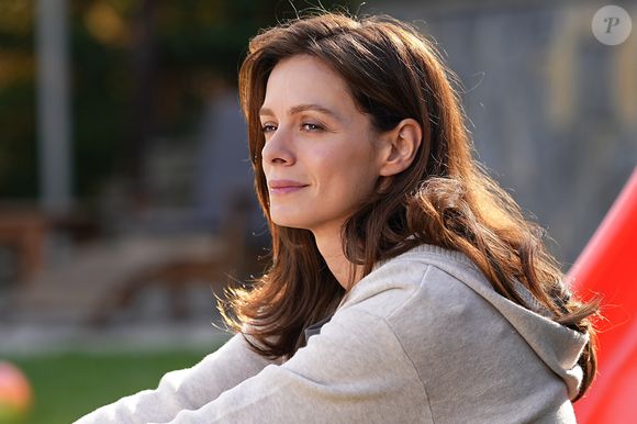 Karsu leva um golpe atrás do outro na novela 'Coração de Mãe'