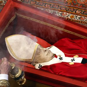 O funeral do Papa Francisco acontece no próximo sábado (23), a partir das 5 horas da manhã (horário de Brasília)