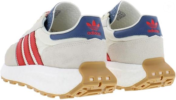 A própria Adidas descreve o modelo como ideal para quem busca visual clássico com conforto contemporâneo, perfeito tanto para uso casual diário quanto para produções com influência esportiva