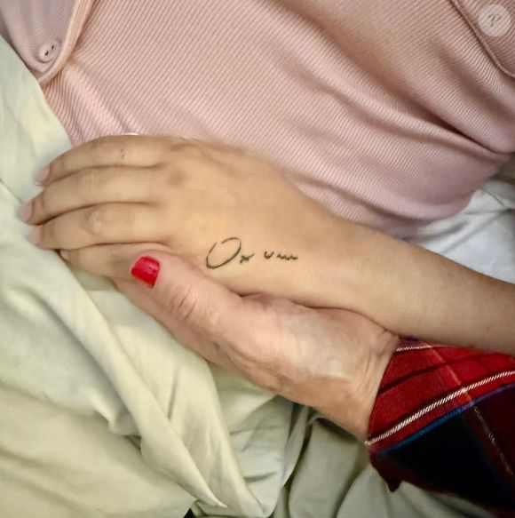 Flora Gil resgatou uma foto que mostra a mão de Preta Gil e a dela juntas: ‘E agora? O amor é eterno’