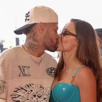Neymar e Bruna Biancardi beijando MUITO, Rafaella e Gabigol e mais: 'Tardezinha' em São Paulo reúne famosos em show de Thiaguinho; veja fotos e looks!
