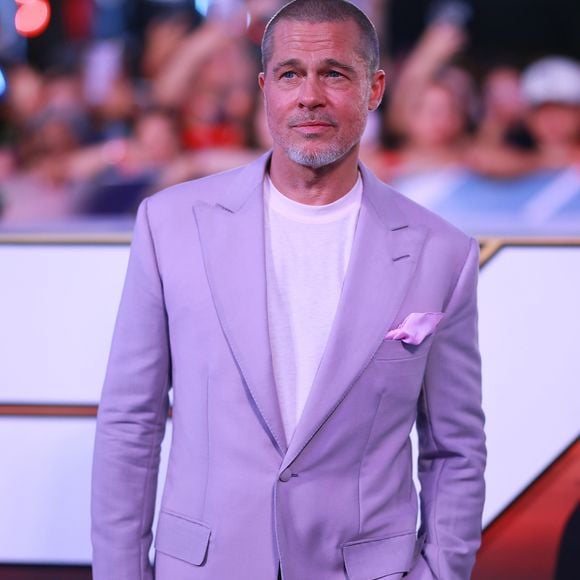 Brad Pitt, atualmente com 61 anos, é o astro do longa 'Fórmula 1 - O Filme'