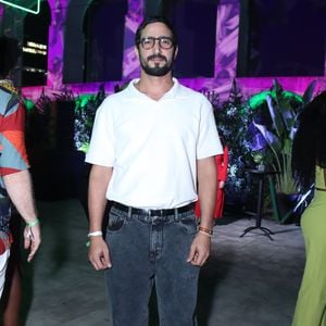 Renato Góes sobre vitiligo: ‘Eu ficava envergonhado. Na escola, ia só de calça. Na praia, de bermuda’, contou o artista em entrevista à revista GQ