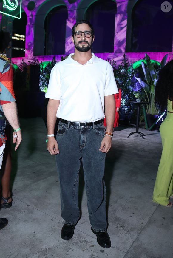 Renato Góes sobre vitiligo: ‘Eu ficava envergonhado. Na escola, ia só de calça. Na praia, de bermuda’, contou o artista em entrevista à revista GQ