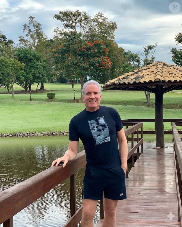 Roberto Justus posa em sua fazenda no interior de SP: espaço amplo e com muito verde