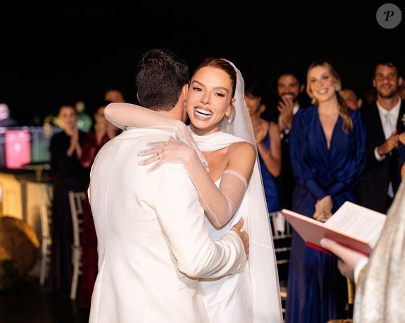 Giovanna Lancellotti e Gabriel David foram só sorrisos no casamento a pés do Cristo Redentor