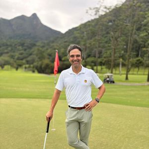 Tadeu Schmidt escolheu entrar no ar e, inclusive, foi responsável por roteirizar o texto da homenagem a Oscar