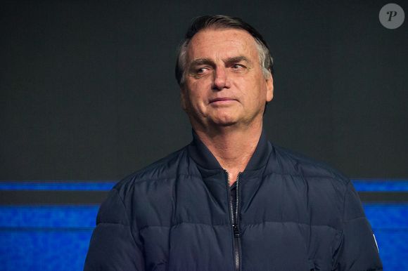 Jair Bolsonaro foi condenado em um processo de grupos LGBTQIAPN+. O TJ-RJ manteve a condenação, cuja pena era o pagamento de R$ 150 mil por danos morais