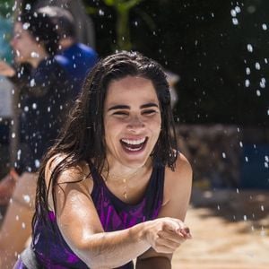 Rir não significa apenas achar graça de algo, como na foto Wanessa Camargo em dia de lazer com um dos filhos. Em algumas situações pode ser uma resposta do organismo em momento de tensão