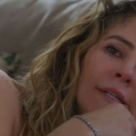 Na novela 'Vale Tudo', Heleninha irá para o Alcoólicos Anônimos para se recuperar do alcoolismo