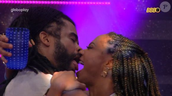 Diogo Almeida e Aline protagonizaram um momento íntimo pra lá de inusitado no 'BBB 25'
