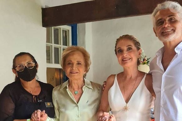 Glória Menezes construiu uma família de três filhos. Tarcísio Filho seguiu os passos dos pais na atuação, enquanto os irmãos ficaram longe da vida artística