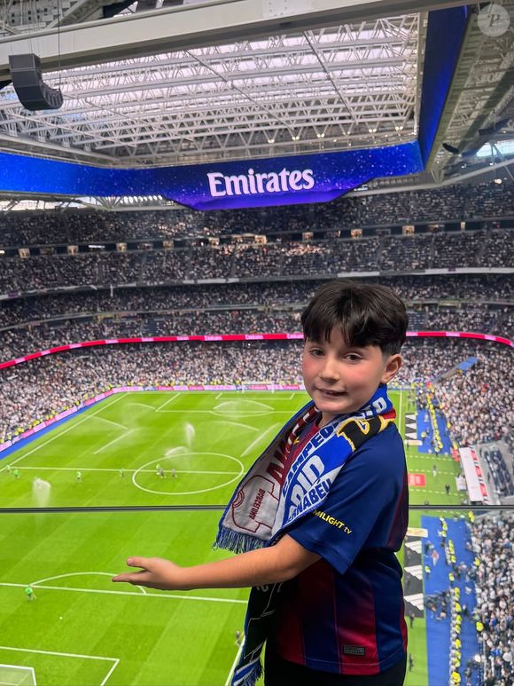 Neto de Leonardo, Noah não dispensou a camisa do Barcelona para ir ao jogo do time espanhol