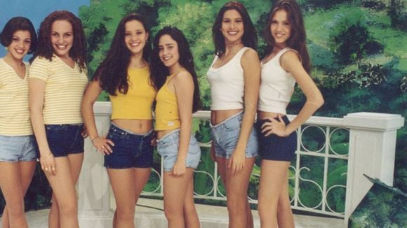 Reconhece? Há mais de 30 anos ela dançava e encantava nas tardes do SBT; hoje, é uma das vilãs mais cruéis e inesquecíveis da Globo