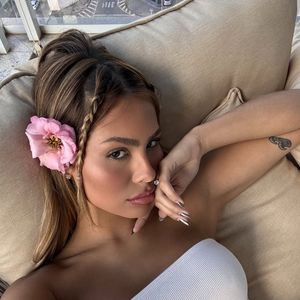 Influenciadora tranca comentários após romance com ex de Virginia Fonseca vir à tona