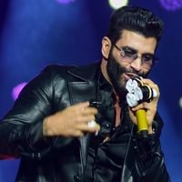 Gusttavo Lima condenado: fã pede na Justiça indenização de R$ 500 mil ao cantor, mas vai ganhar 90% a menos; mulher foi expulsa de show no réveillon de Fortaleza acusada de jogar água 3 vezes no 'Embaixador'