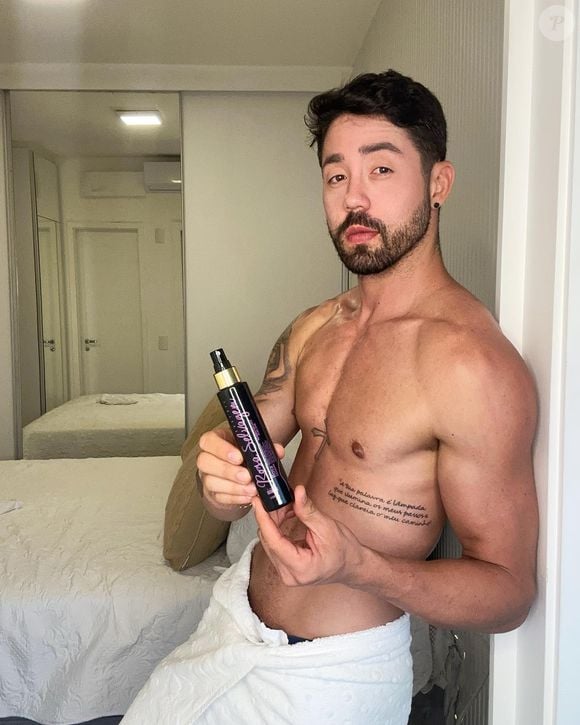 Em pouco tempo, Rico Melquiades começou a definir seu peitoral e corpo no geral