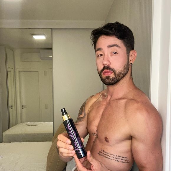 Em pouco tempo, Rico Melquiades começou a definir seu peitoral e corpo no geral